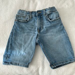 [ ZARA] boys size 8,distressed pockets&hems blue denim shorts.